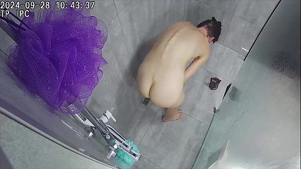 Real cheating. Wife and neighbour fuck in the bathroom. Video leak watch to the end
