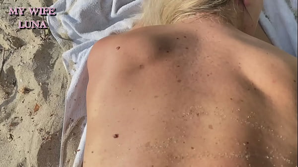 Luna gets fucked on the beach and squirts after creampie her pussy
