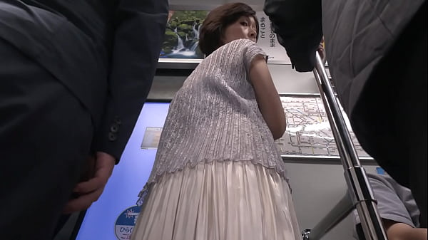人妻電車～さわられた五十路母～　堀美也子