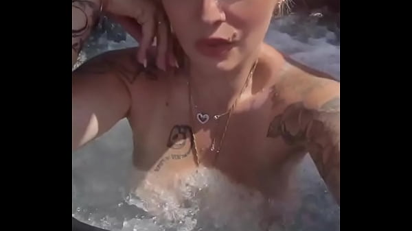 Small, quiet jacuzzi Thumbnail