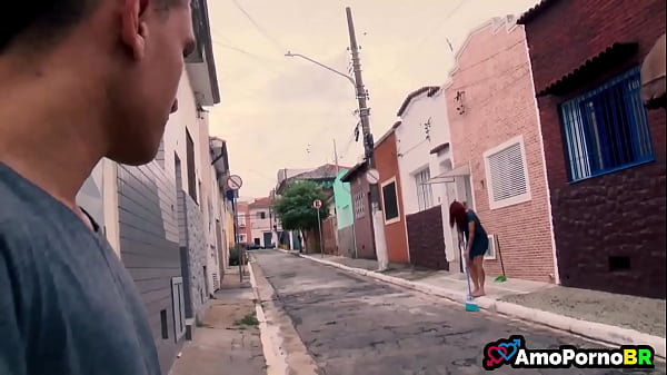 Apreendi muito com uma mulher divorciada de 50 anos, madrasta do meu melhor amigo