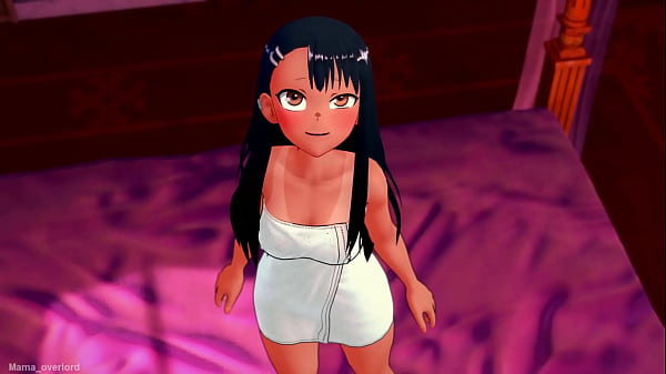 Nagatoro (versão adulta) no quarto do amor vestindo apenas uma toalha
