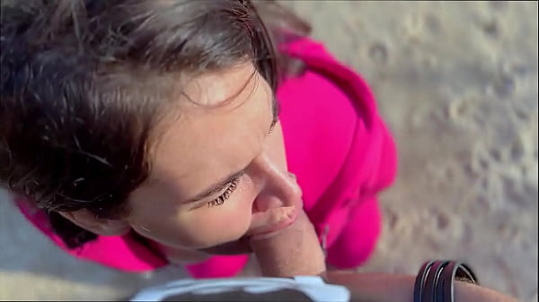 Risky blowjob on a public beach, almost got caught