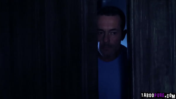 Ophelia Dust fucks her bestfriend Mona Blue beside her