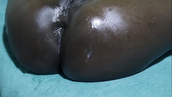 CLOSE UP ( ANAL ) CREAMPIE WITH AMATEUR EBONY