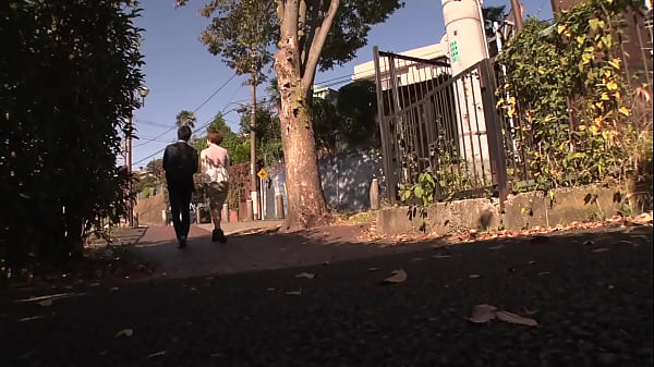 旦那が一服している短い時間で、義理の息子に毎日10発以上中出しされています…。　瀬戸奈々子