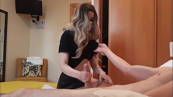 DICK FLASH. I pull out my dick in front of a hotel maid and she agreed to jerk me off.