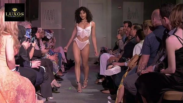 hairy flaka curly model (LUXOS) Thumbnail