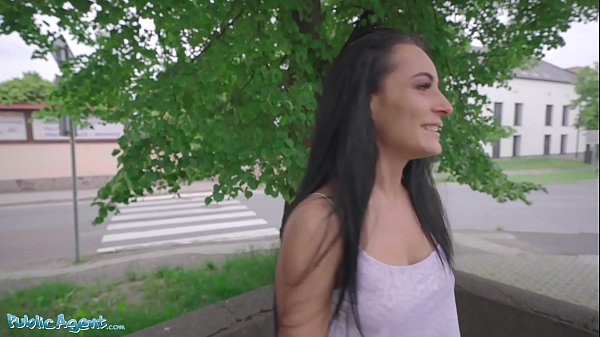 Public Agent Lexi Dona Flashes Her Pussy For a Load of Cash