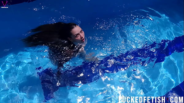 Underwater Jessica Bunny swimming pool Thumbnail