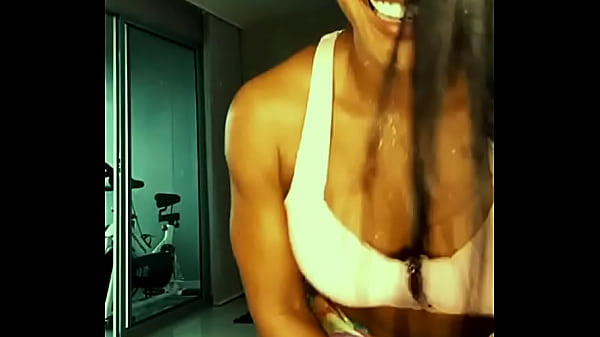 Fitness homemade colocha seducing me before fucking her Thumbnail