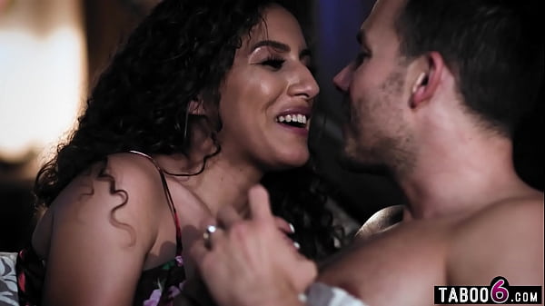 Huge boobs therapist Codi Vore turns Liv Revamped her flawed husband into an assertive man