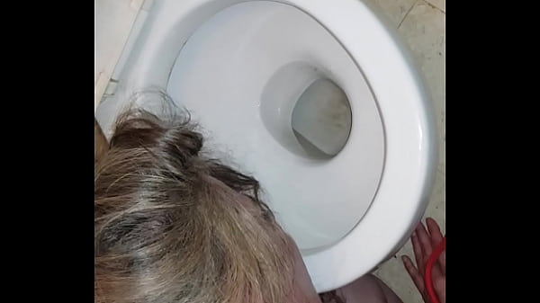 Esclave F humiliée dans les WC 20 septembre 2020