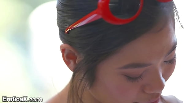 Hot Asian Vina Sky Bootycalls Bestie On The Rebound - EroticaX