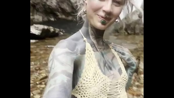 Você acha que eu sou hippie? Psst: Eu meio que sou. Eu amo a energia da natureza, cachoeiras e tomar banho nelas! Mas...