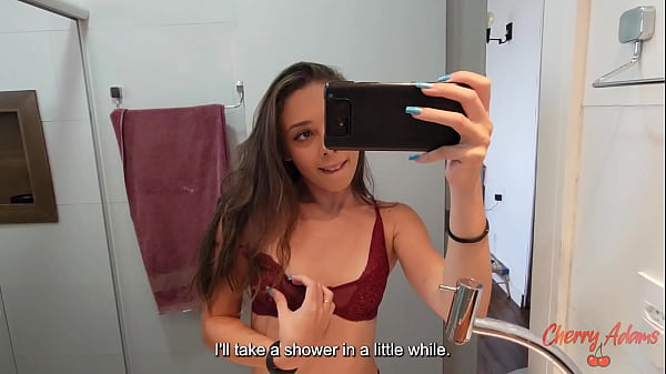 Bati Siririca Antes do Banho e Mandei o Vídeo! – Brasileira Putinha Mandou Nudes – Cherry Adams