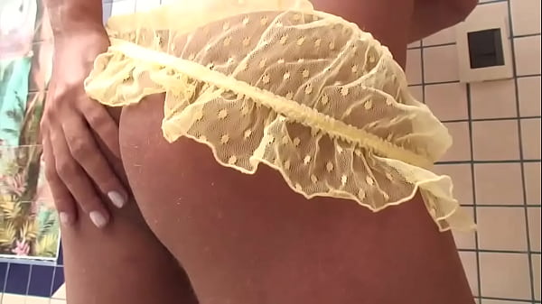 Hot Bareback Flip Fuck Makes Tgirl Emilly Weickert Cum