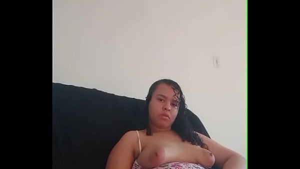 SAFADA SE MASTURBANDO GOSTOSO COM SEU GOLFINHO ELA GOZA E GEME GOSTOSO ATÉ O CREMINHO SAIR