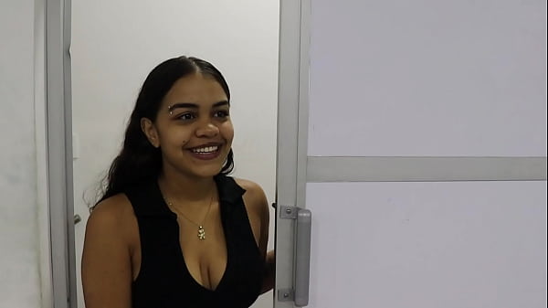 Me follo a mi hermanastra en el negocio familiar de nuestros padrastros – porno en ruso