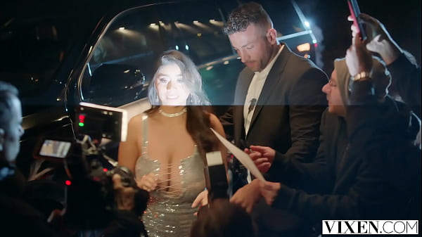 VIXEN Superstar Violet & bodyguard give in to temptation