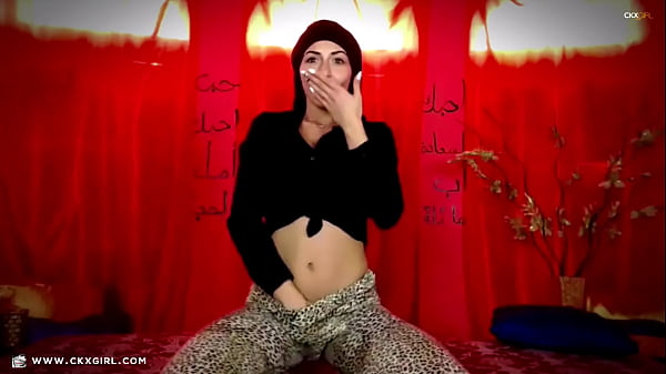 ZeiraMuslim in Leopard Leggings Twerking on Webcam | CKXGirl Thumbnail