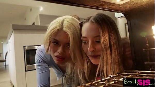 Stepbrother Says I'm gonna come and fuck you both with my jack towel S21:E4