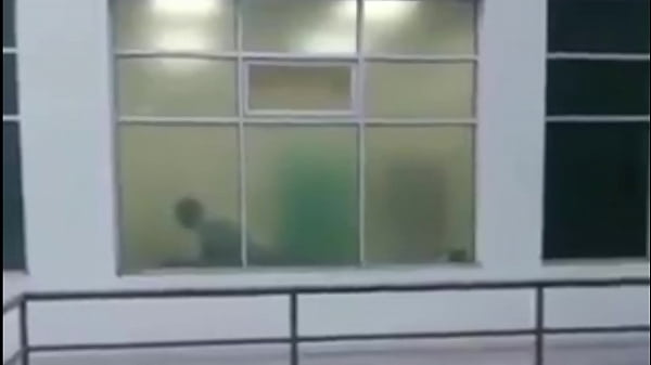 Por eso se tardaba tanto en atenderme en el IMMS, el doctor me chupa las tetas/ Daniela/ Hyperversos