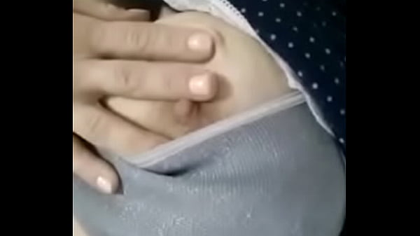 Sexy Italian milf masturbating Thumbnail