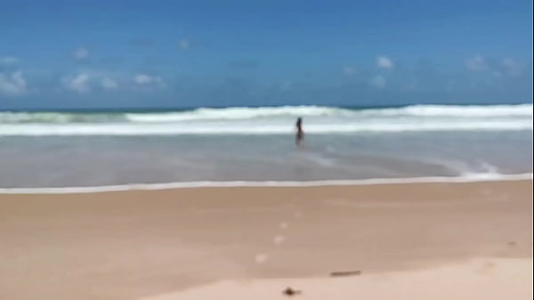 Fui na praia de nudismo chupara a rola grande do negão safado