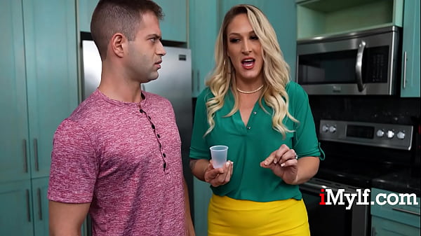 Stepmom Collects My Semen Sample To Get Pregnant