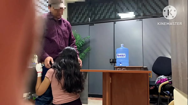 puse una camara espia a secretaria argentina de 18 años