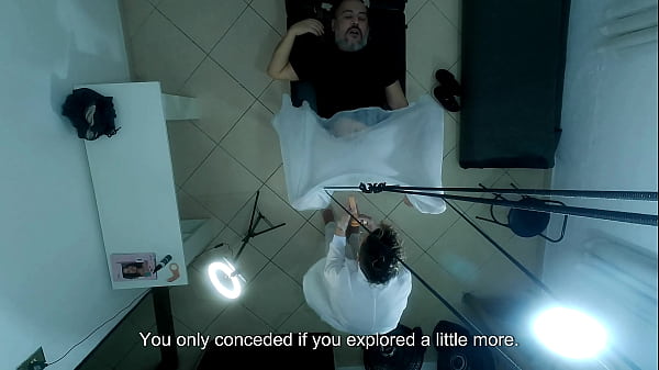 Beteg a urológián felizgul és szétbasszák a seggét