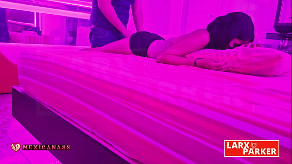 A diabinha Camila Campos veio para uma massagem tântrica profissional e acabamos fazendo um sexo delicioso em várias posições.