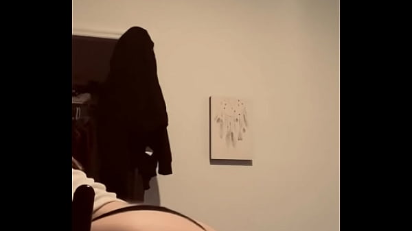 Fat ass bouncing Thumbnail