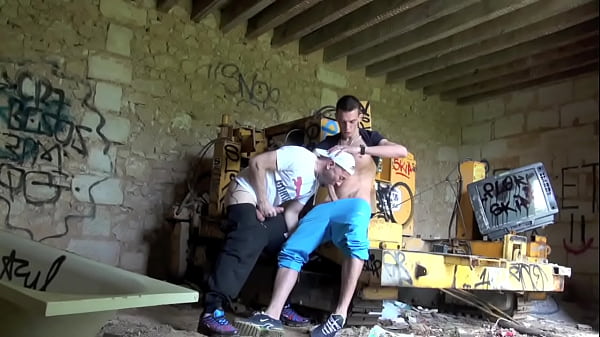 2 envios de tênis para 2 scally boys ao ar livre