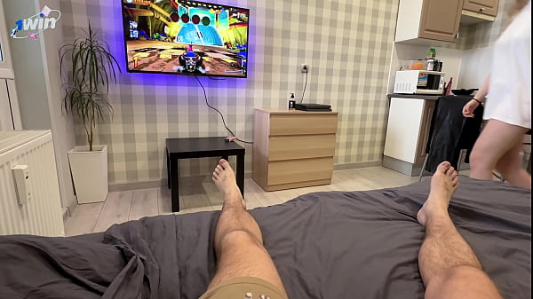 my stepsister prevented me from playing, and she sucked me off properly