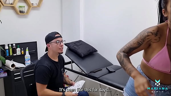 Mariana Martix makes two big squirts with a strong fuck that the tattoo artist gives her