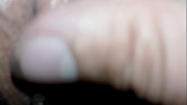 Szűz lány első anal kalandja nedves puncijával