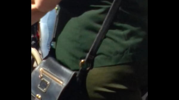 hot brunette in jeans 2 Thumbnail