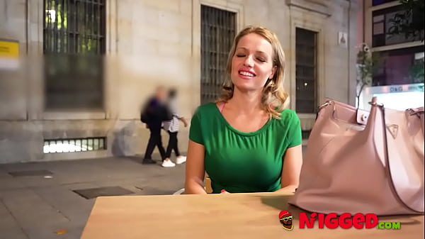 Busty mommy Lara Cruz introduce us to her black flatmate and bangs him for us!