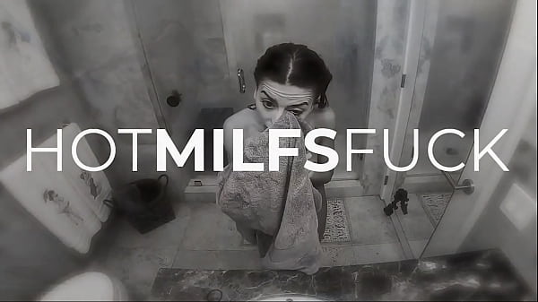 Turkish Librarian Milf Alara Spreads Her Legs For Her First Adult Film