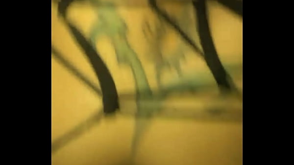 Cumming inside latina