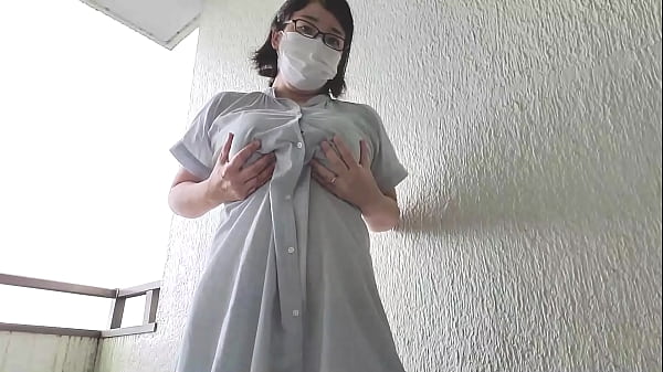 A married woman masturbates while getting excited outdoors：The full video is→https://www.xvideos.red/channels/aika-frau