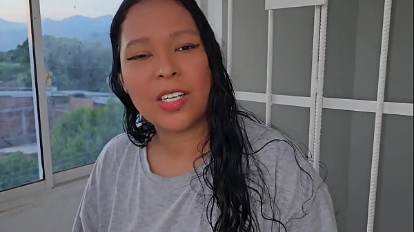 Tráiler: Milf sumisa dominada en la azotea al aire libre por el albañil. Facial, mamada, lluvia dorada, y dialogo sucio. Perra dispuesta a todo, esclava del morbo sin limites