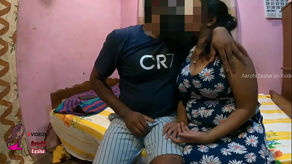 MILF indiana peituda trai o marido e se diverte com a vizinha. Leva o marido às escondidas para encontrar o ex-namorado na casa da velha crítica do amor (FILME COMPLETO)