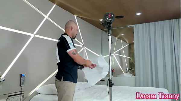 Fat Ass Tranny Julia Alves Blows a Lucky Photographer