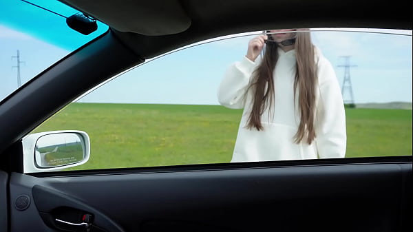 Meu namorado não me conheceu. Uma jovem pagou a viagem com sexo.