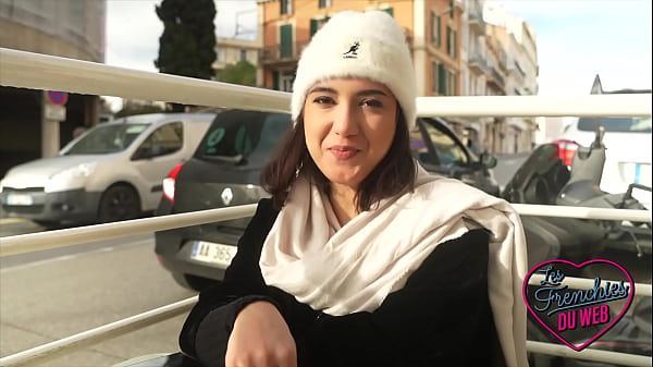 Lena Coxx en veut encore, et cette fois, avec deux mecs