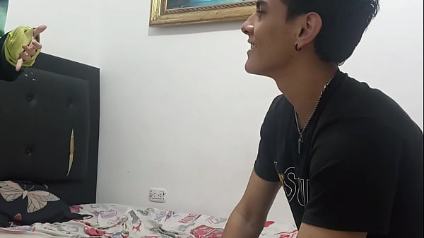 con camara oculta me follo a la cachonda de mi hermanastra