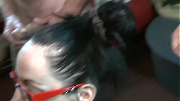 MILFs amadoras fazem tratamentos faciais